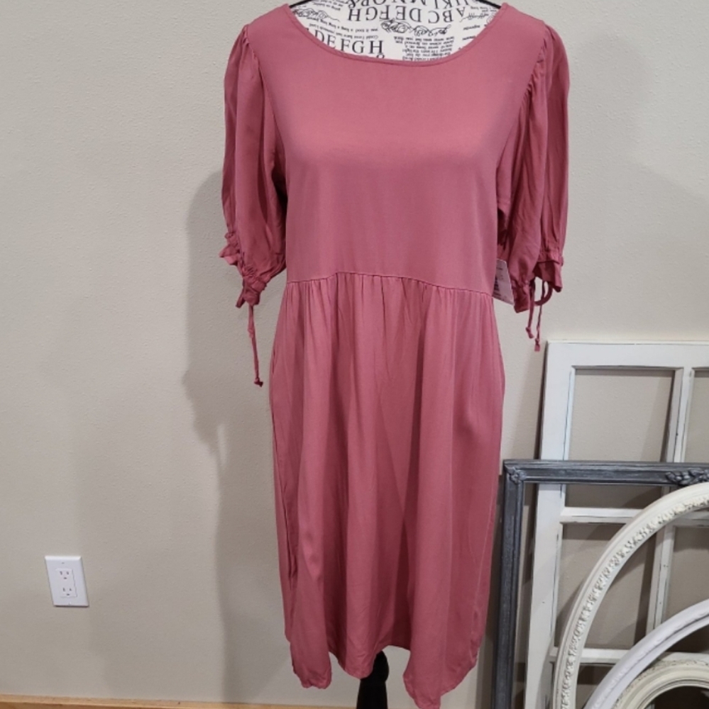 HIATUS womens SZ SM Rose Baby Doll Dress w/scoop back, Puffed sleeve‎ NWT